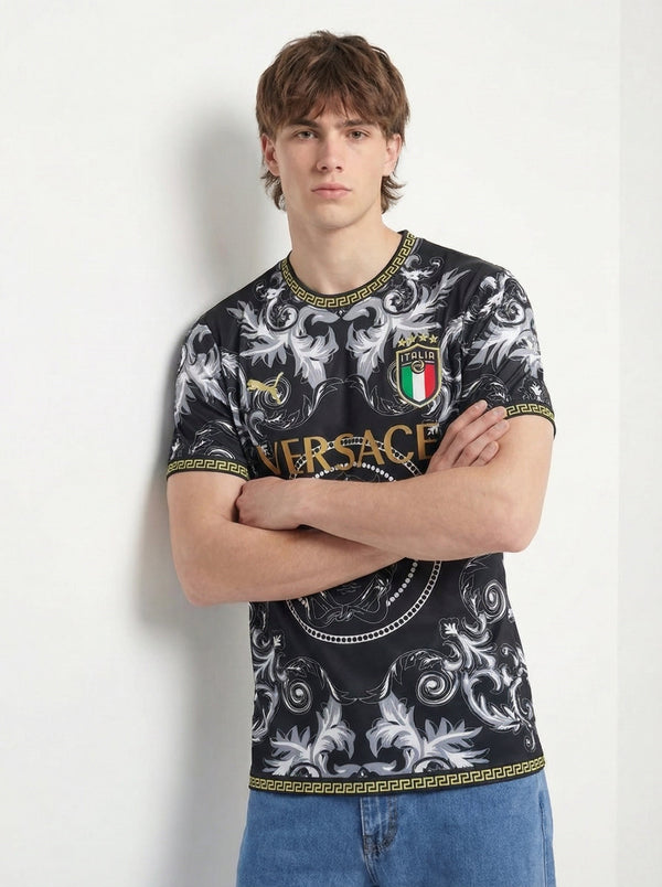 ITALIA 2023 CAMISETA DE LOCAL NEGRA CONCEPTO VERSACE