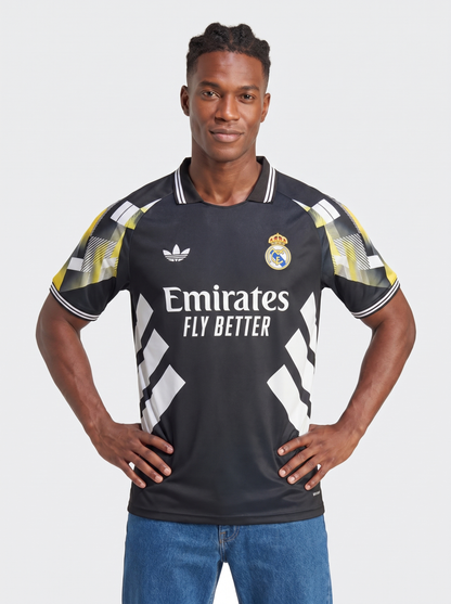 CAMISETA REAL MADRID 2025/26 – “ARROW BLACK EDITION”
