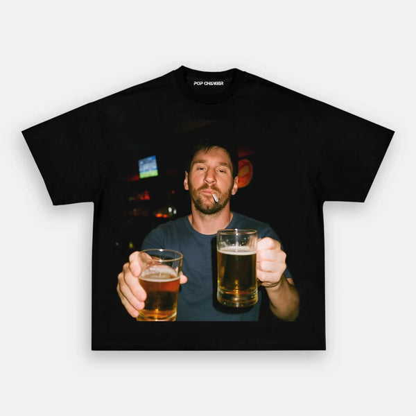 Camiseta brindando con Messi