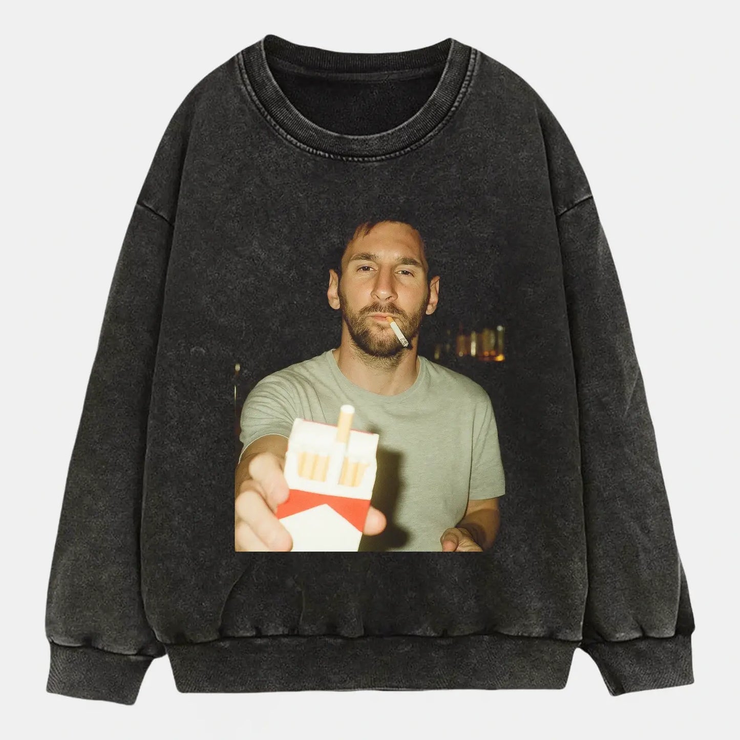 Camiseta Messi compartiendo un cigarrillo