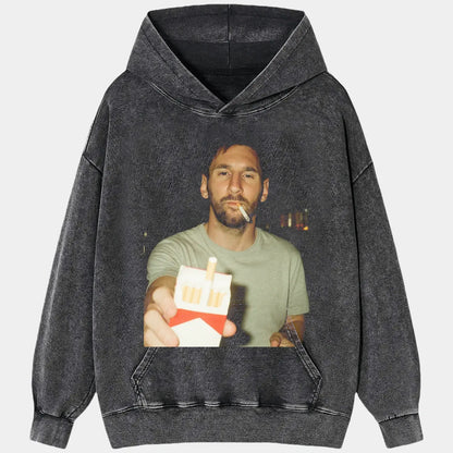 Camiseta Messi compartiendo un cigarrillo