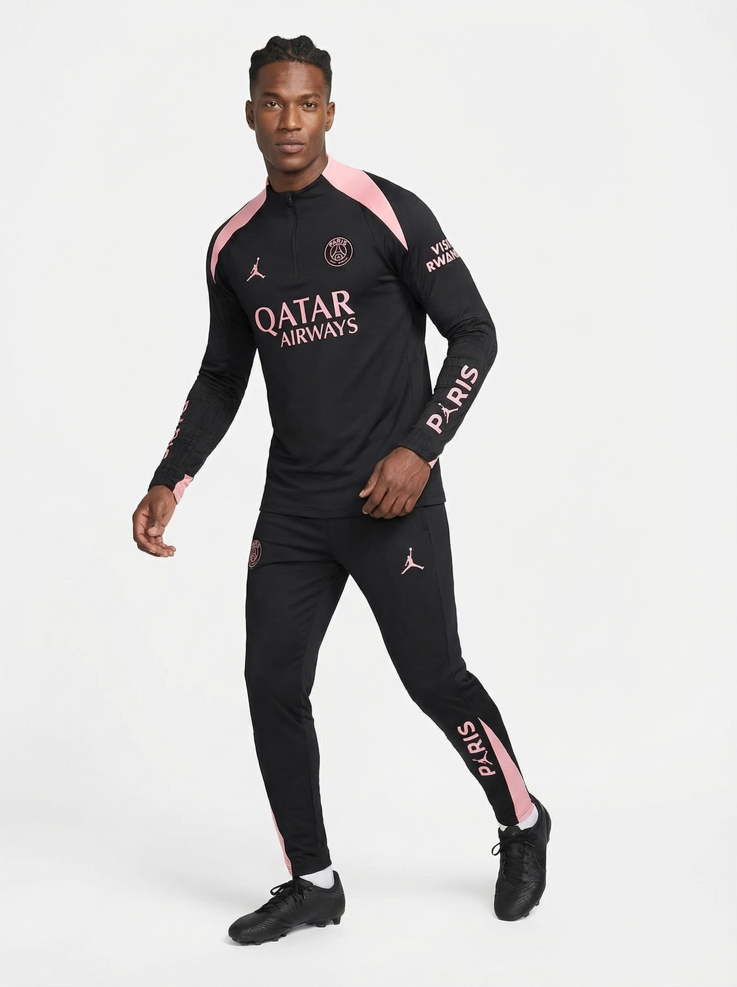Chándal negro y rosa del PSG