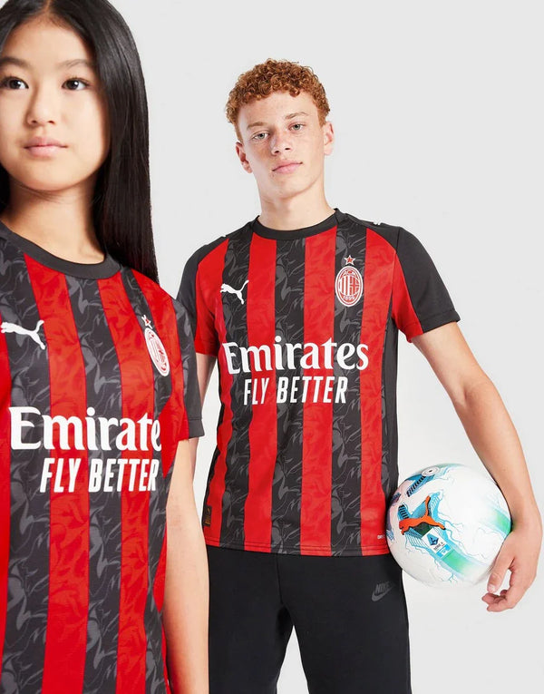 CAMISETA JUNIOR PUMA AC MILAN 2025/26 PRIMERA EQUIPACIÓN
