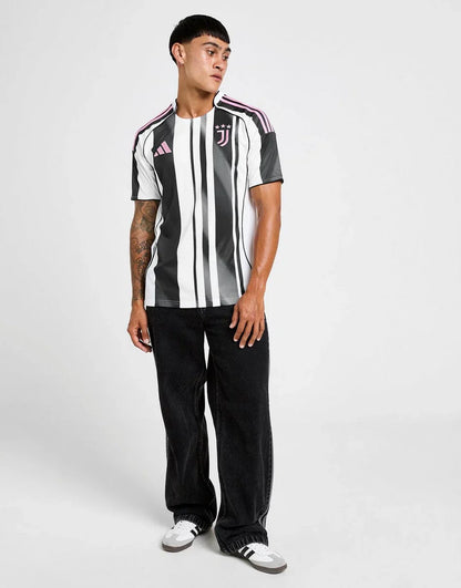 EQUIPACIÓN DE LOCAL JUVENTUS 25/26