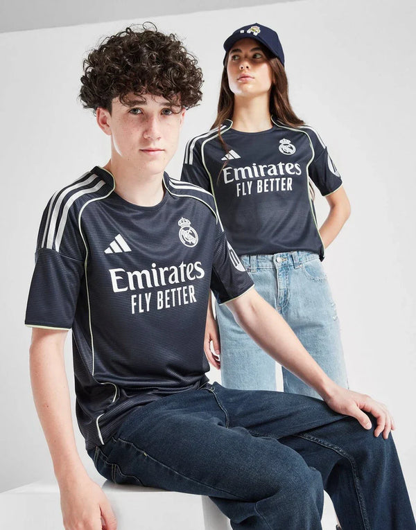 ADIDAS REAL MADRID CAMISETA DE LA SEGUNDA EQUIPACIÓN 2025/26 JÚNIOR