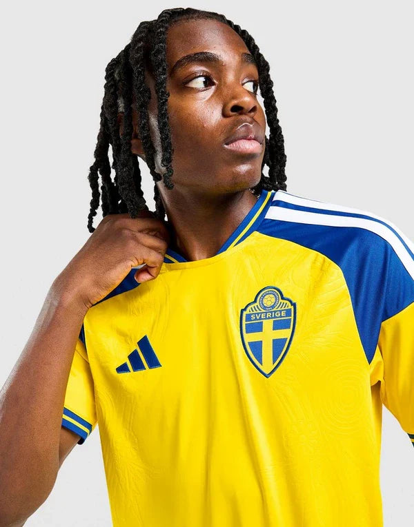 CAMISETA LOCAL ADIDAS SUECIA 2026